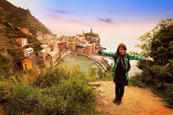 Private Christmas Walking Tour in Cinque Terre Villages