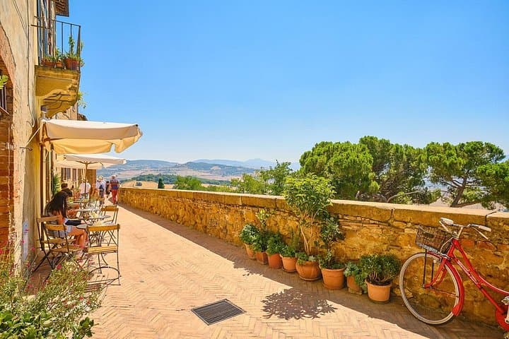 Val d'Orcia private tour: Montalcino, Pienza and Montepulciano