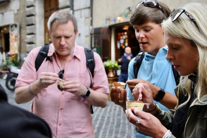 Campo dè Fiori Market and Trevi Fountain Food and Wine Tour in Rome