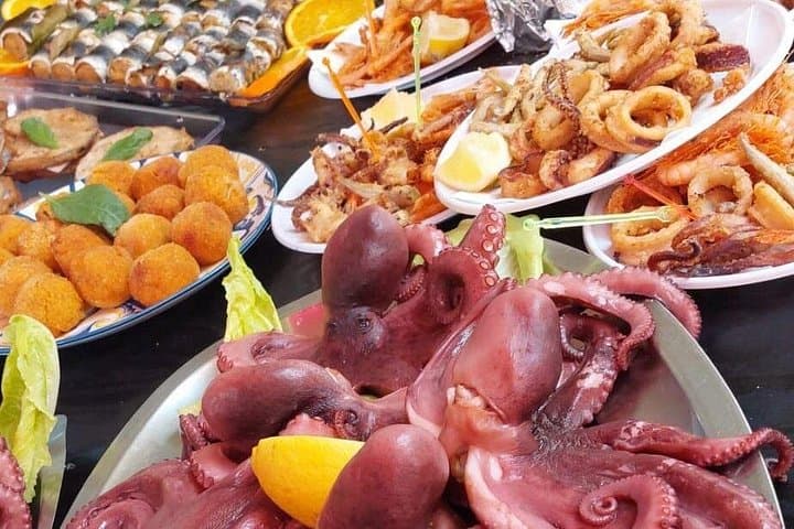 Palermo: Sicily street food: enjoy a colourful traditional market