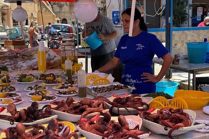 Palermo: Sicily street food: enjoy a colourful traditional market