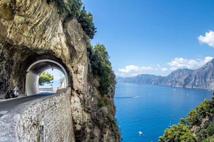 Private Amalfi coast tour from Naples Port up to 14 Passangers