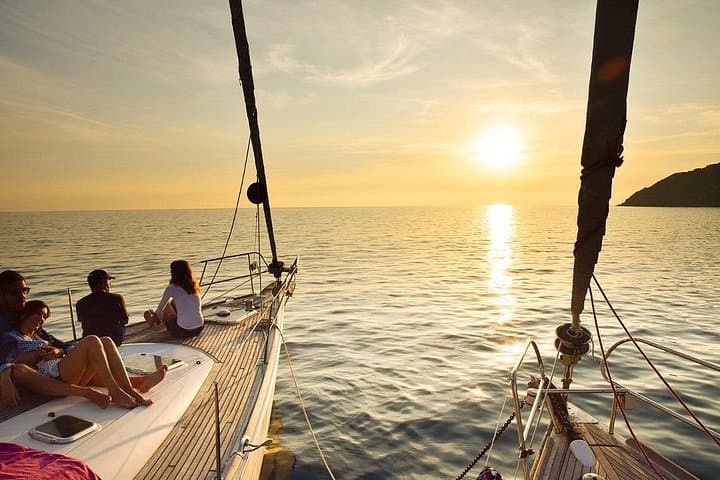 Private tour on sailing boat