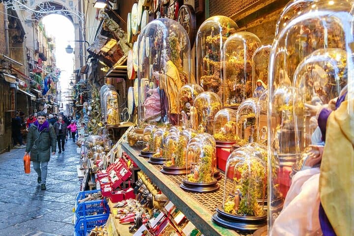 Naples Historic Center Small group Tour: Traditions & Folklore