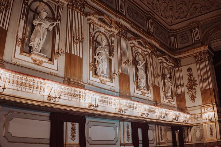 Private Guided Tour in Naples Royal Palace and Monumental Area
