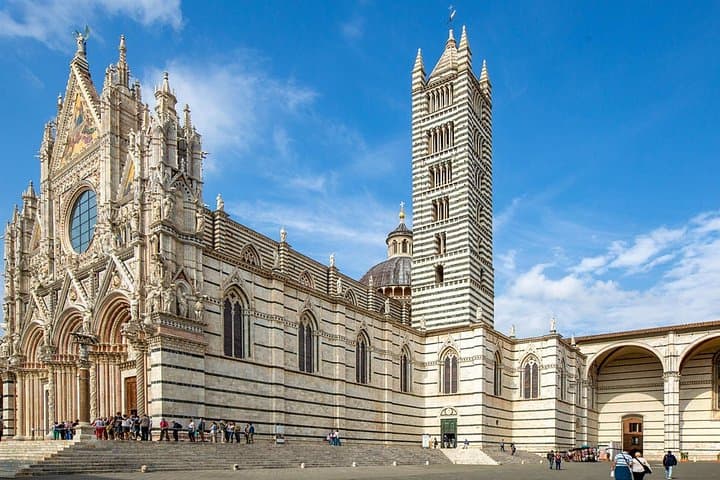 Siena Self-Guided City Walking Tour & Scavenger Hunt