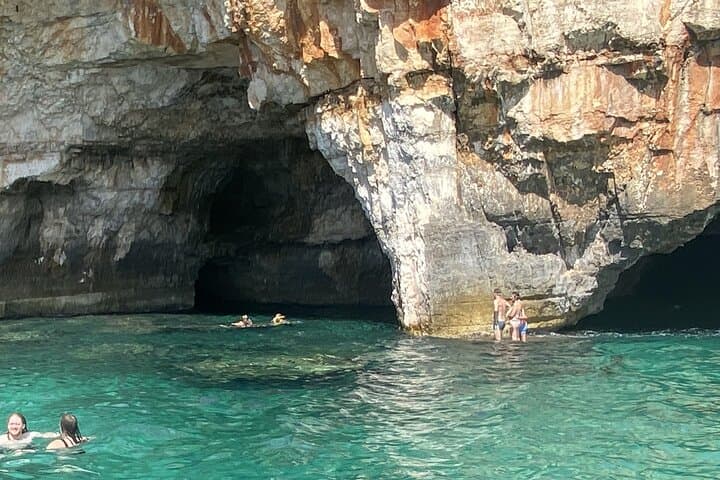 Leuca: Caves tour 1h 30 min
