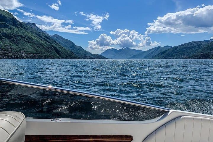 Private boat tour on Lake Como 2H