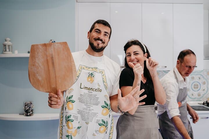 Make Neapolitan Pizza With A View Of Naples