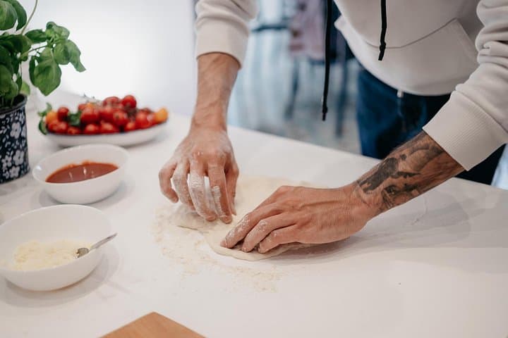 Make Neapolitan Pizza With A View Of Naples