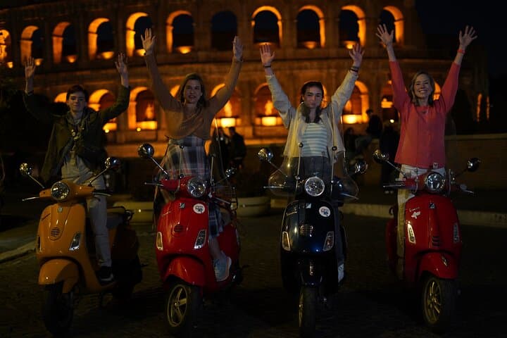 Vespa Scooter Night Tour in Rome with Professional Photographer