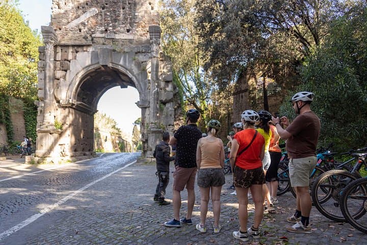 Appian Way & Aqueducts small group e-bike tour(catacombs & food)