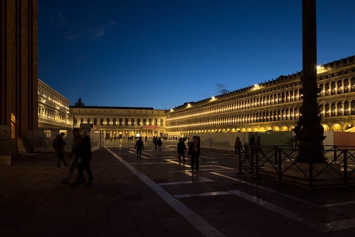 Venice Private Ghost Tour and Gondola Ride
