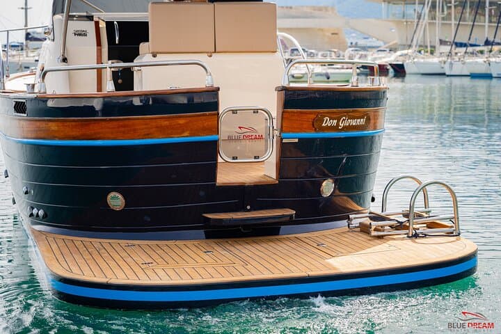 Group tour on the Amalfi Coast