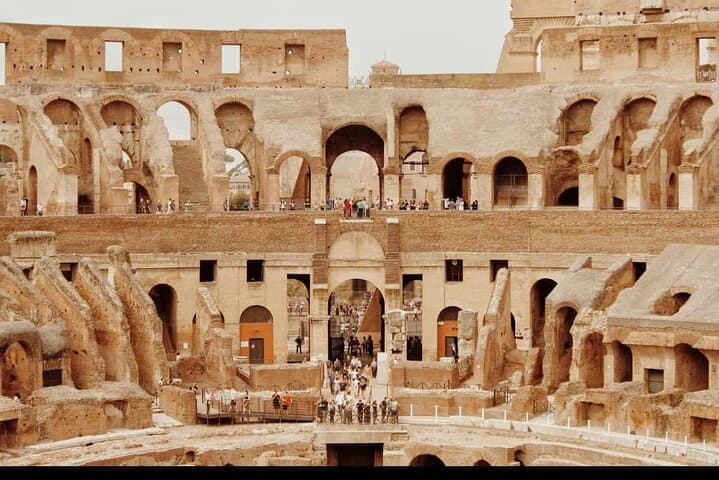 Early Morning Semi-Private Colosseum Express with Arena Access