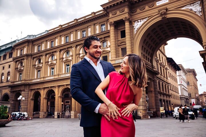 Florence: Private Professional Photoshoot Outside the Duomo