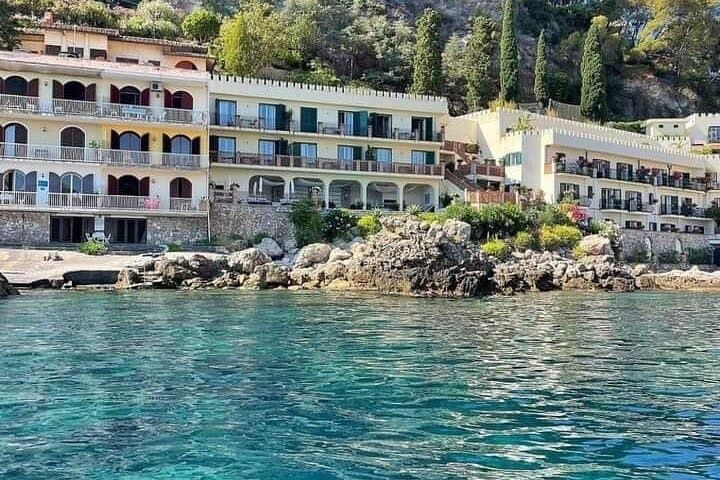 Taormina Dolfin 2-hour boat tour