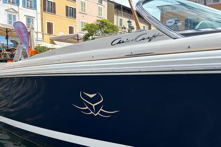 Private boat tour on Lake Garda with Skipper 4H