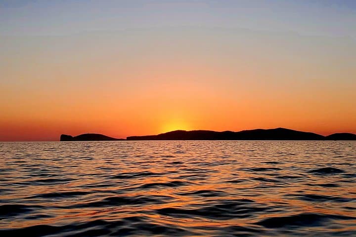 Aperiboat at the sunset