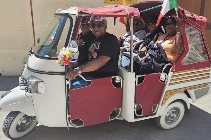 2 Hours Calessino/ Tuk tuk Tour to Syracuse and Ortigia Island