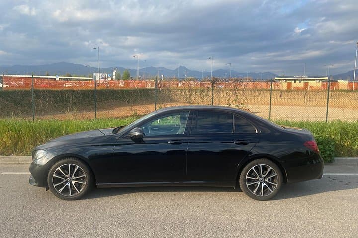 Bellagio: Private transfer to/from Malpensa Airport