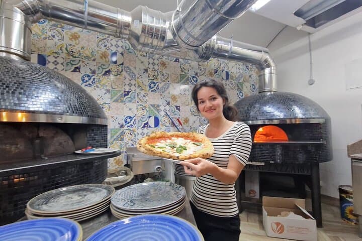 2.5-Hour Authentic Italian Pizza Making Class in Naples