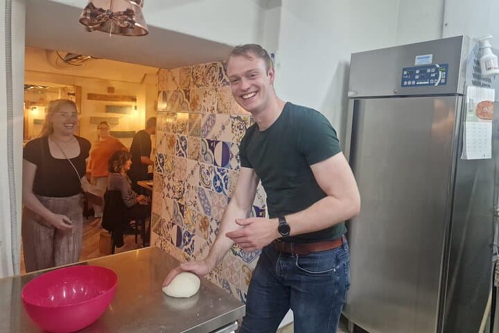 2.5-Hour Authentic Italian Pizza Making Class in Naples