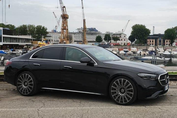 Private transfer from Venice, Piazzale Roma to Marco Polo Airport