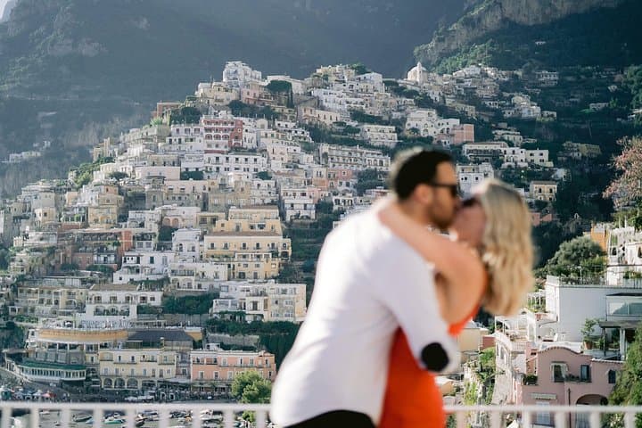 Private Professional Photoshoot in Positano Couple and Family