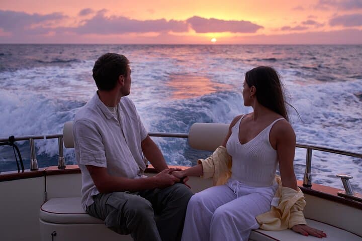 Sunset boat experience in Sorrento coast