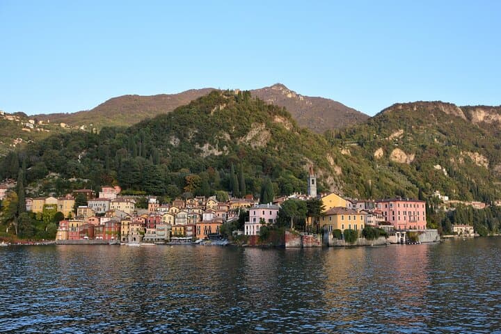Shared boat tour from Varenna