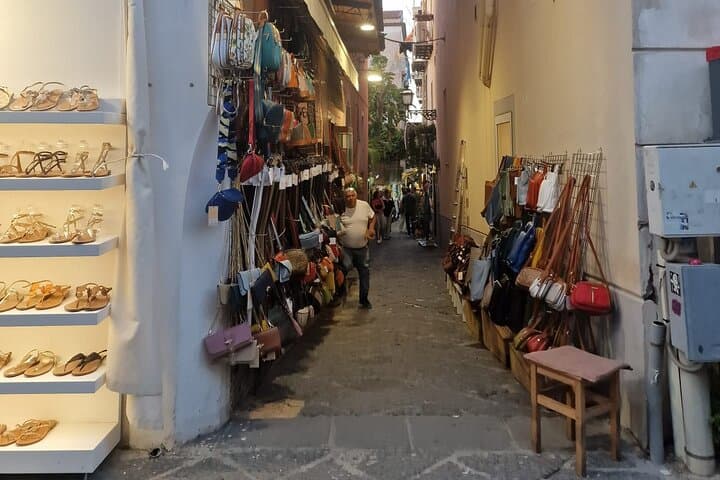 Sunset Stroll: Sorrento food and walking tour!