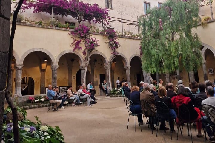 Sunset Stroll: Sorrento food and walking tour!