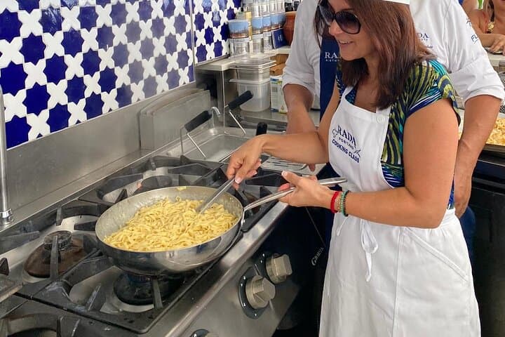 Rada Rooftop Cooking Class in Positano