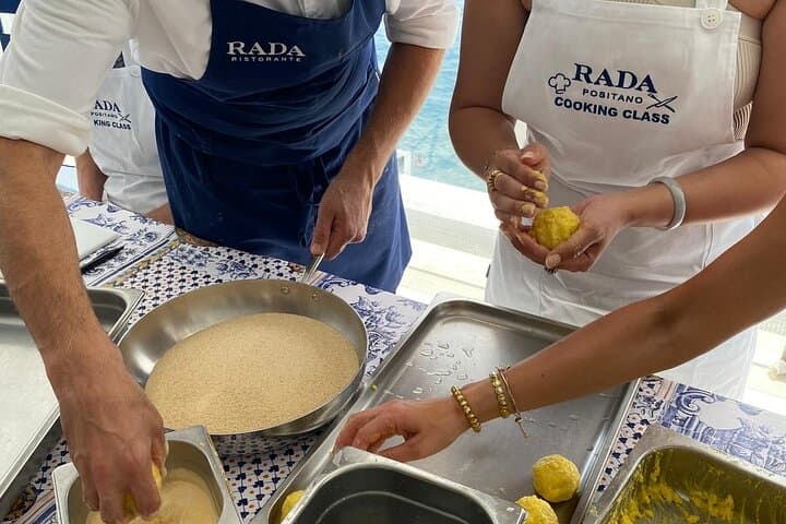 Rada Rooftop Cooking Class in Positano