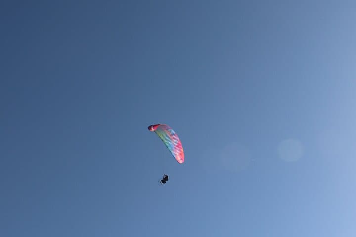 Paragliding in flight on capaccio-paestum