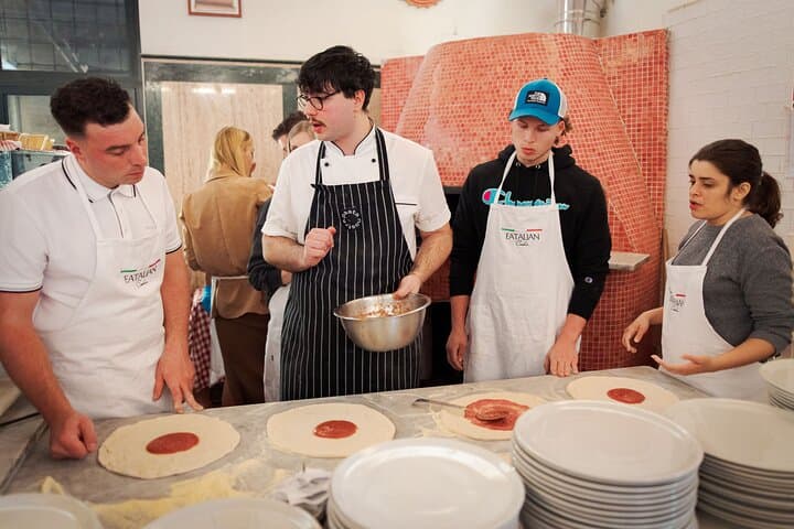 Traditional Roman Pizza Cooking Class in Rome City Center