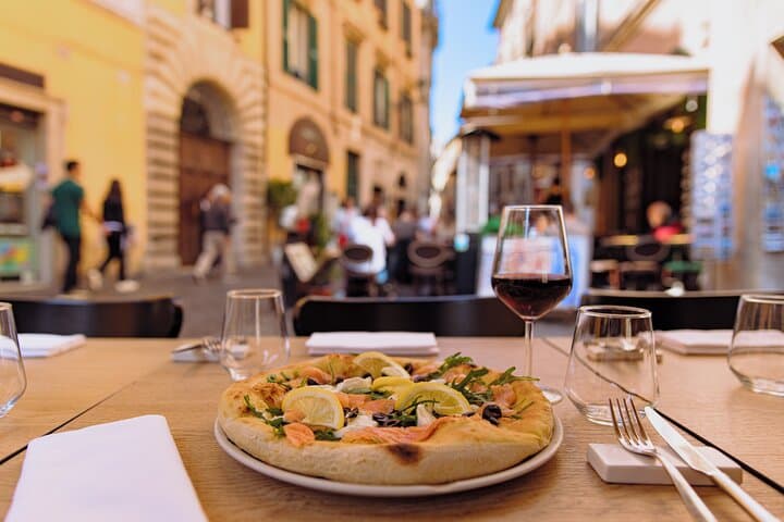 Traditional Roman Pizza Cooking Class in Rome City Center