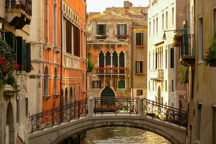 Venice Scavenger Hunt and Best Landmarks Self-Guided Tour
