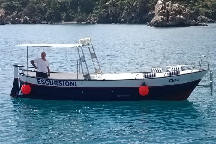 Boat excursion in Palermo with aperitif