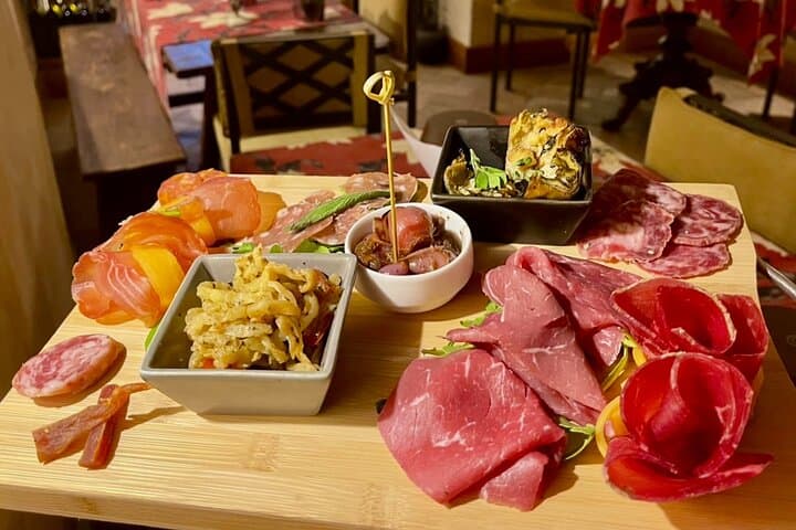 Rome Wine Tasting with Food Paring in Trastevere I VIP Experience