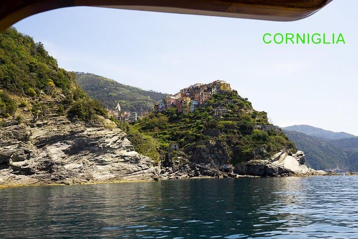 Boat tour in Cinque Terre from La Spezia with lunch on board