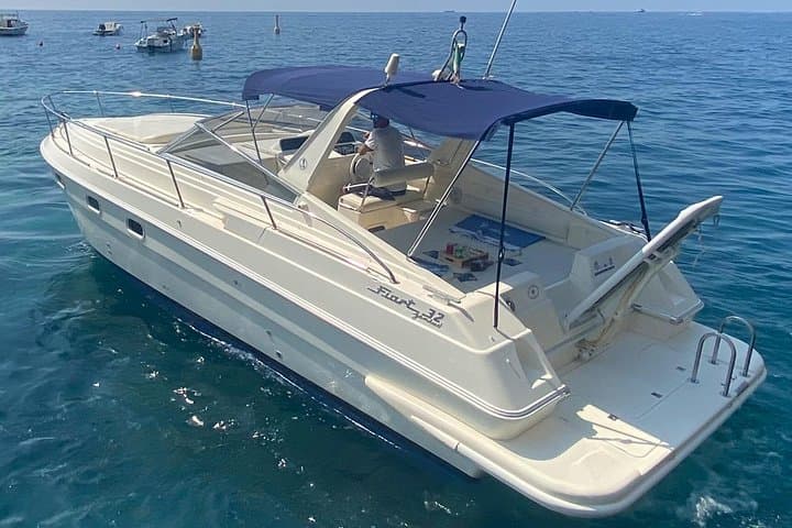 4-hour boat tour of the Amalfi Coast & Li Galli Islands