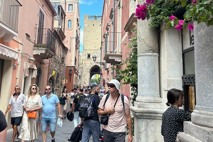 Skip-the-Line Taormina Half Day Greek Theater and Historic Center