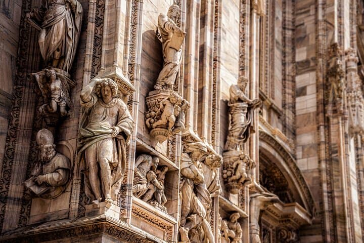 Milan: Duomo’s Cathedral Guided Tour with Optional Rooftop Access
