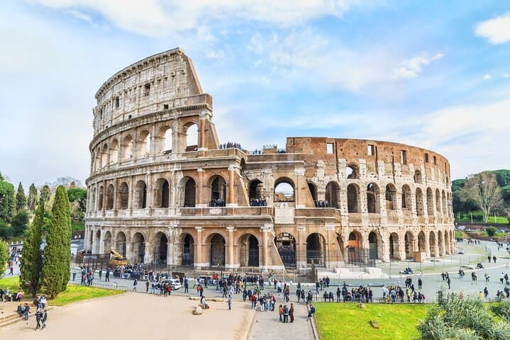 Sorrento: Private transfer from or to Rome