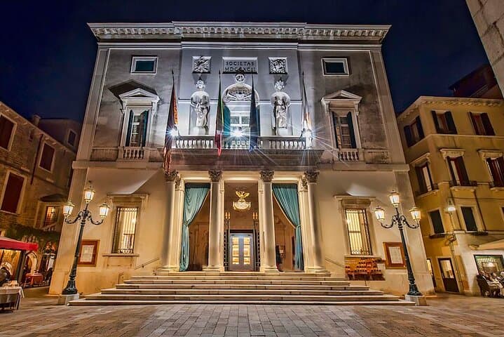 Teatro La Fenice Guided Tour + Ebook