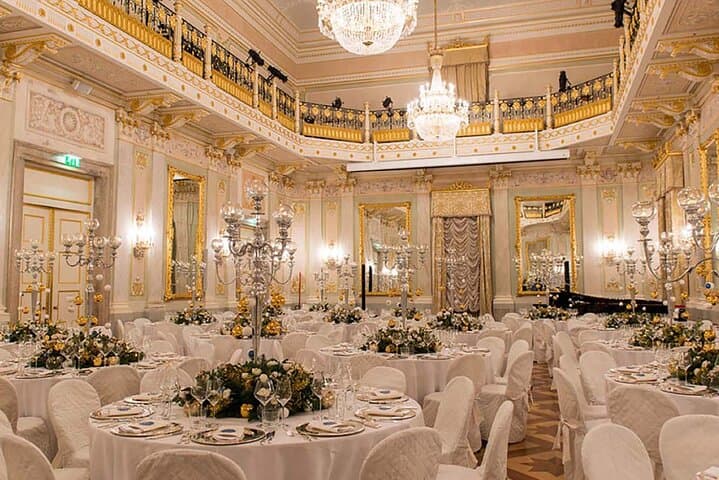 Guided Tour by the plumber Teatro La Fenice in Venice + Ebook