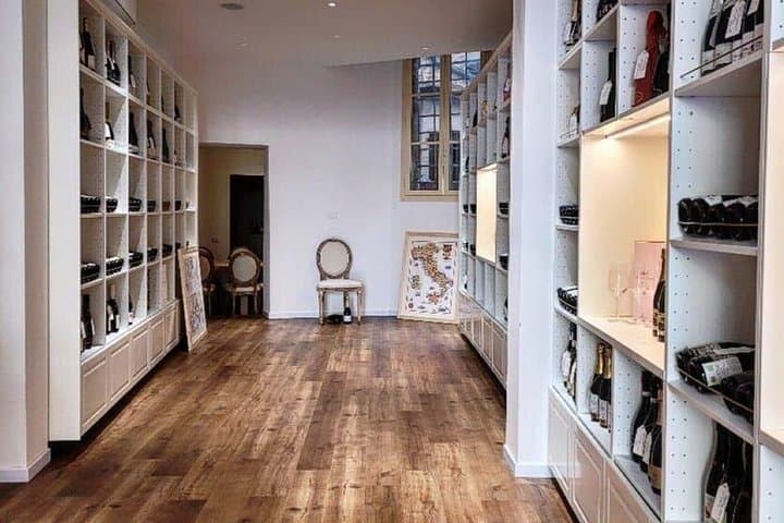 Elegant and refined interior to guarantee a relaxing and engaging atmosphere