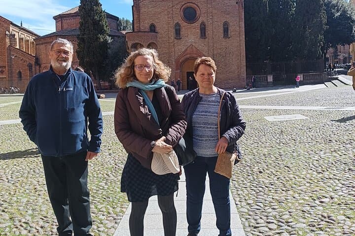 Bologna Walking Tour with Pasta Demo